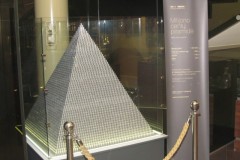 centu-piramide